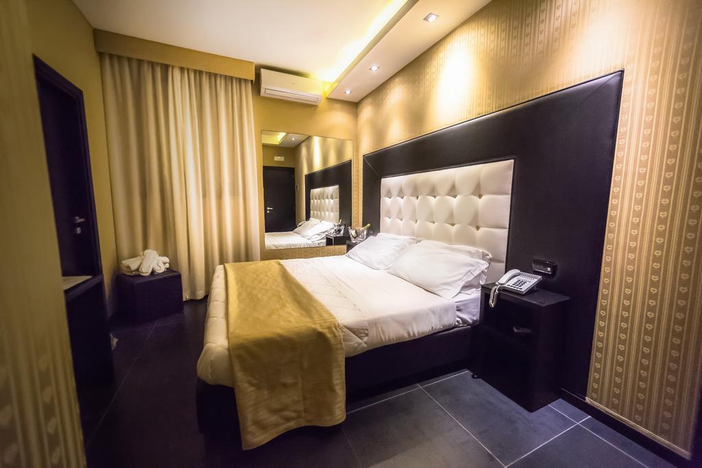 Kleopatra Design Hotel Неаполь Экстерьер фото