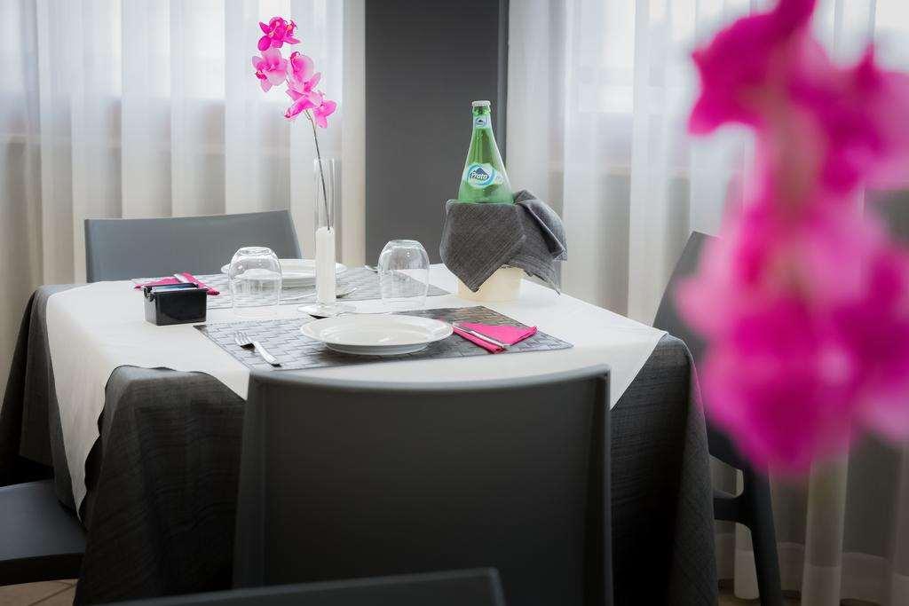 Kleopatra Design Hotel Неаполь Ресторан фото